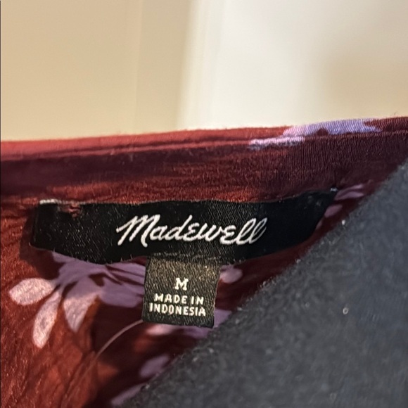 NWT Madewell Women’s Medium Red Cropped Pleated Blouse Fitted Long Sleeve - Picture 2 of 5